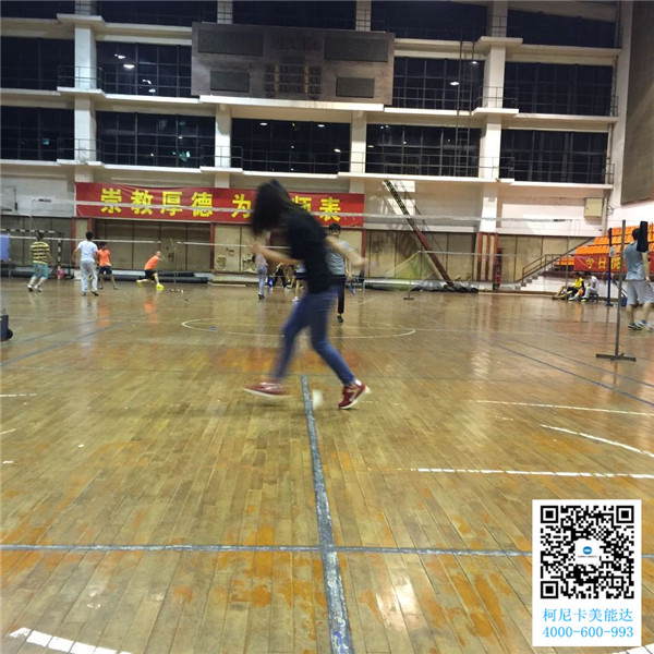 男神訓(xùn)練我們家五行缺運(yùn)動(dòng)的萌萌噠女神練球