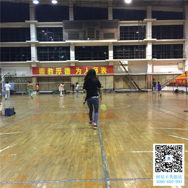 男神訓(xùn)練我們家五行缺運(yùn)動(dòng)的萌萌噠女神練球