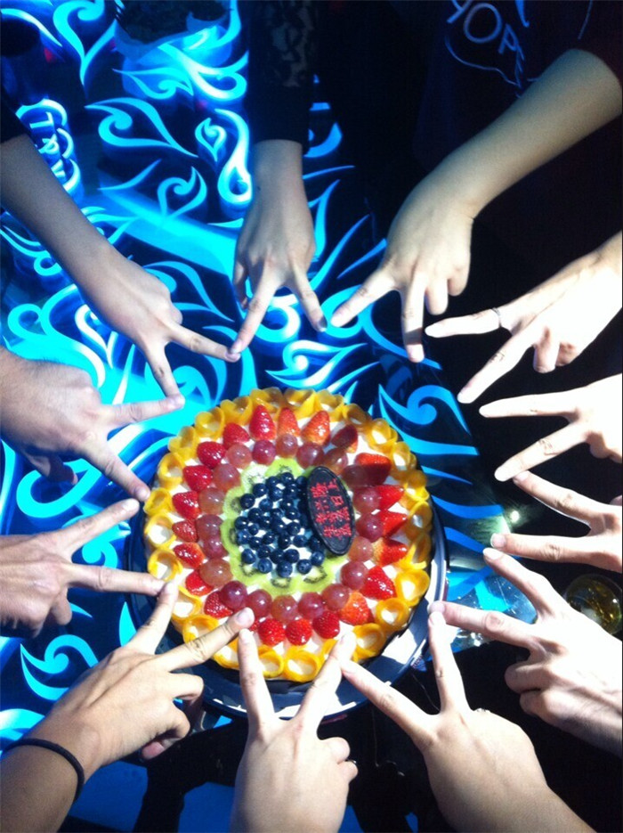 柯尼卡美能達(dá)復(fù)印機(jī)彩印記錄3月科頤壽星生日會(huì)